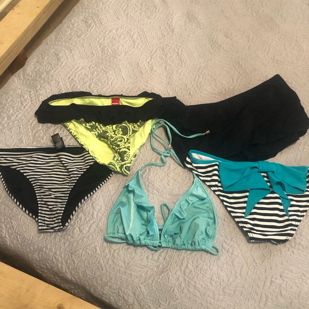Lot of mismatched bikini